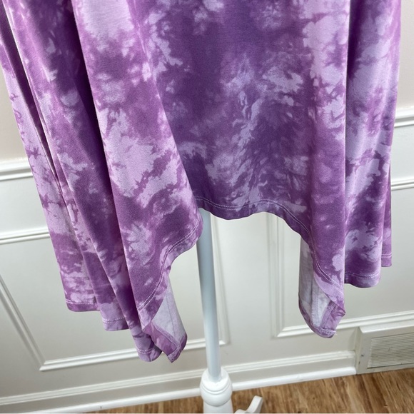 Torrid Super Soft V-Neck Handkerchief Cami. SZ:0. Purple Tie-Die. - Picture 6 of 14